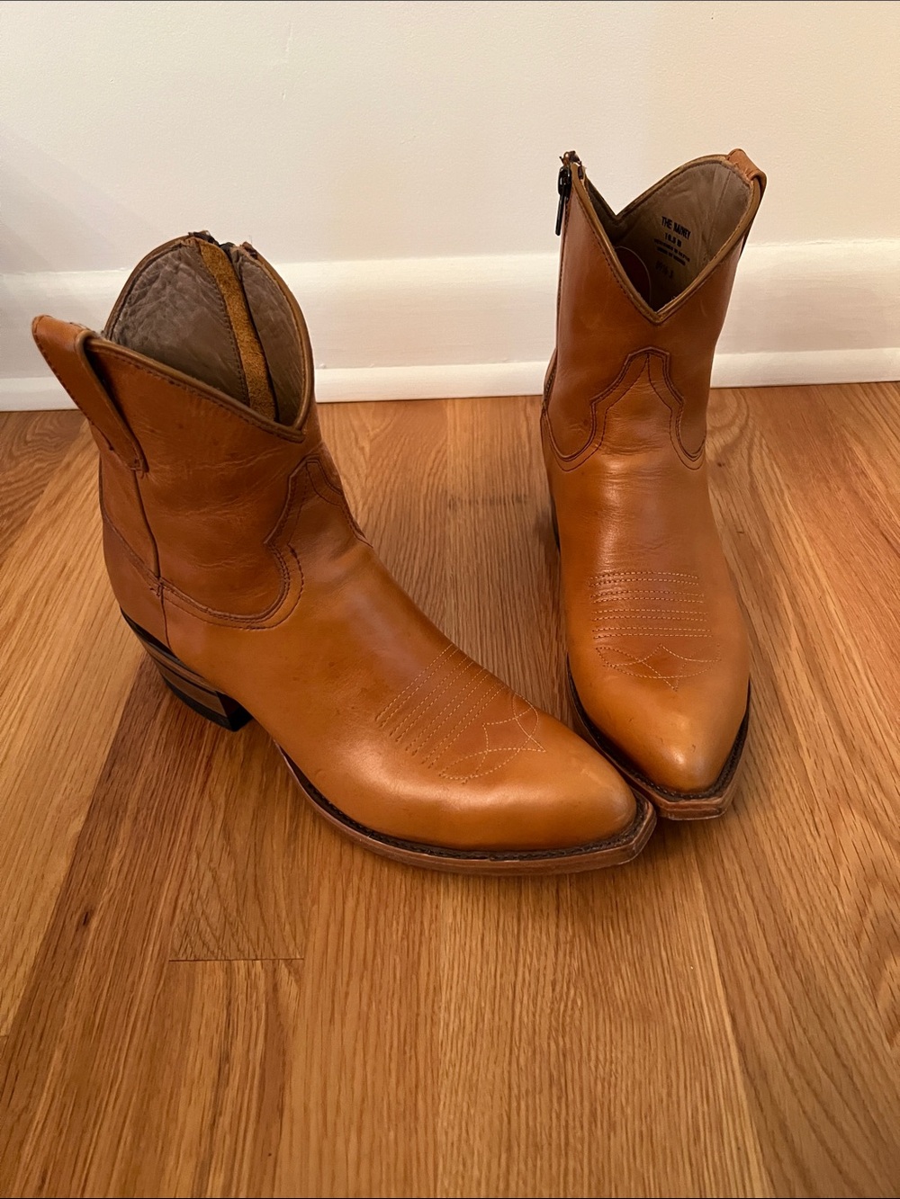 Alvie’s The Rainey Leather Western Ankle Booties with Side Zip EUC Sz 10.5